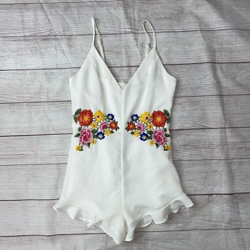 Forever 21 spaghetti strap romper w/floral embroidery white S women